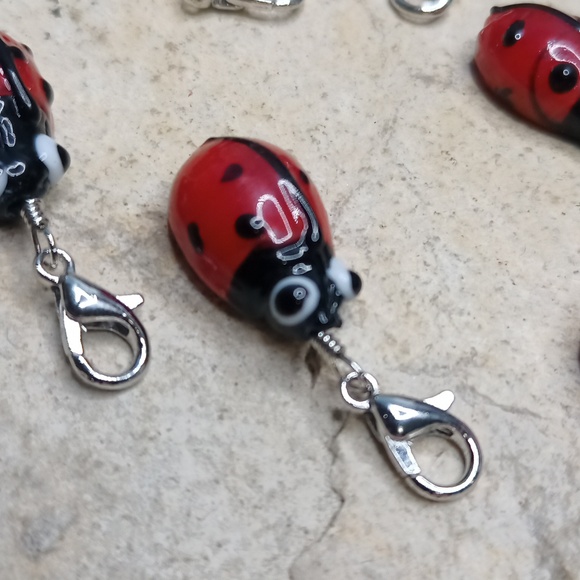 Handmade Glass Ladybug charm lamp work glass - Picture 3 of 5